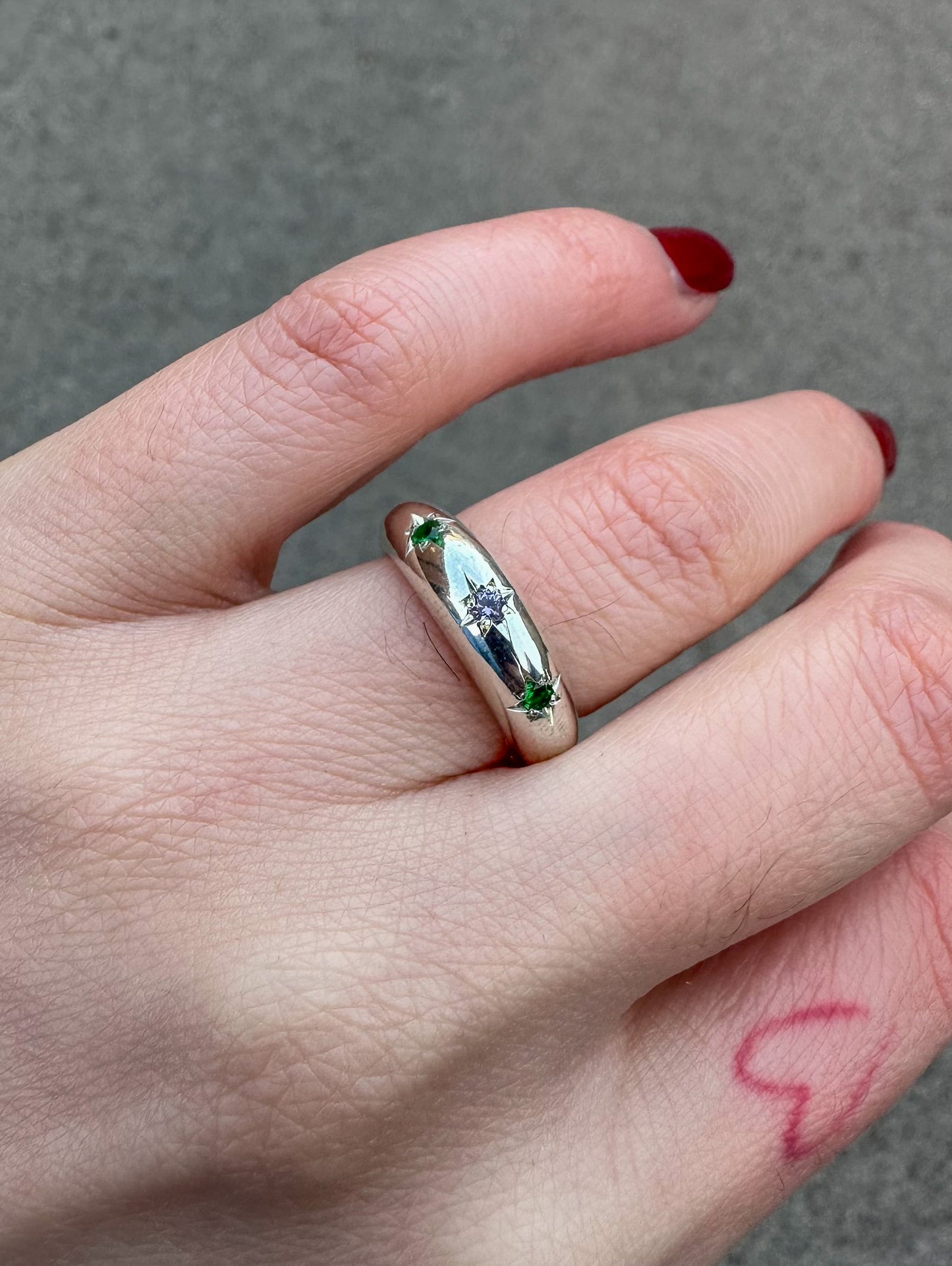 Star Set Domed band in Silver