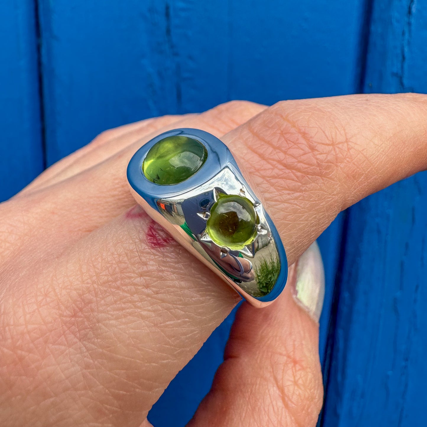 Double Peridot sideways signet