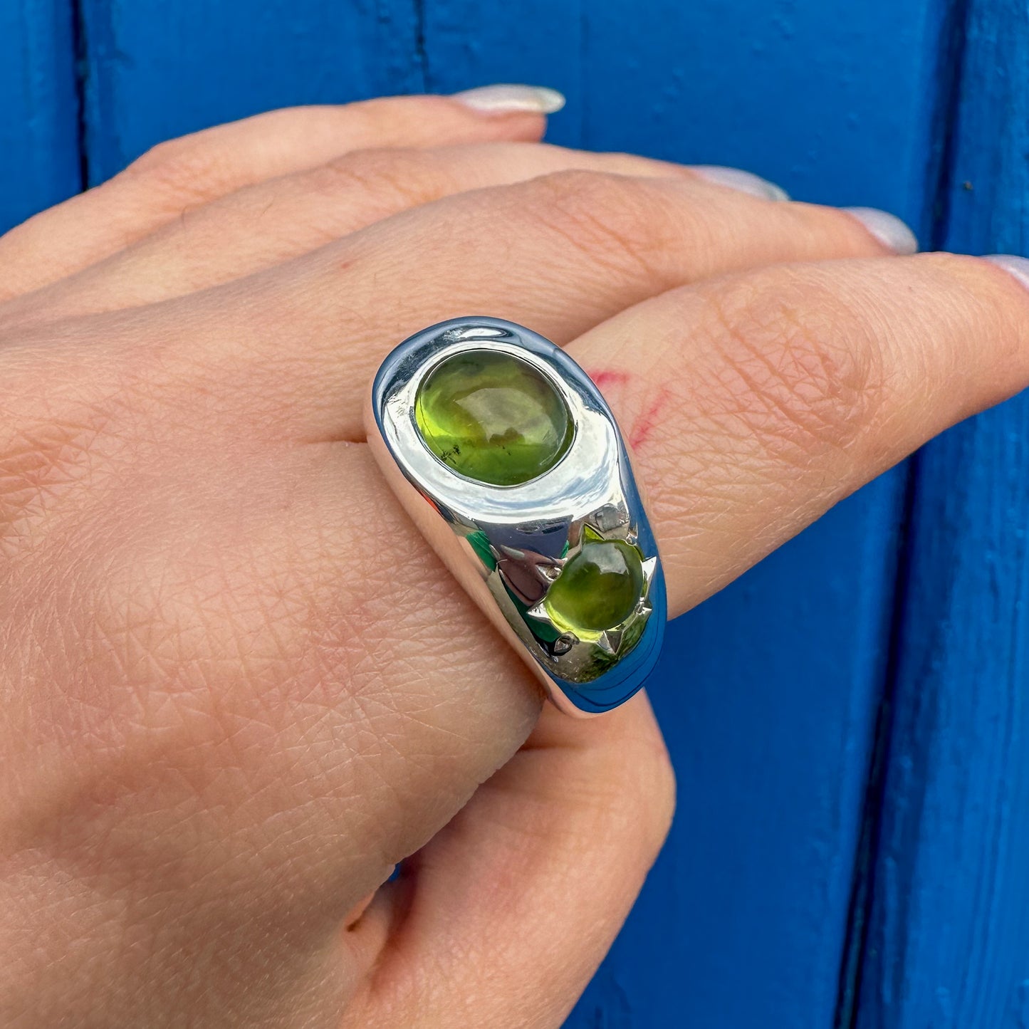 Double Peridot sideways signet
